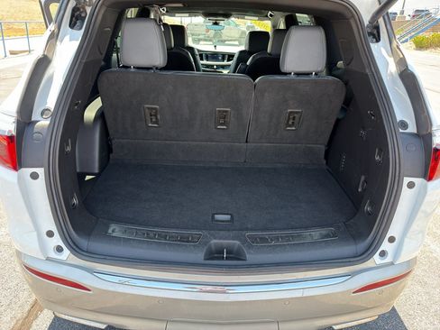 Used 2022 Buick Enclave Premium AWD/4WD image 24