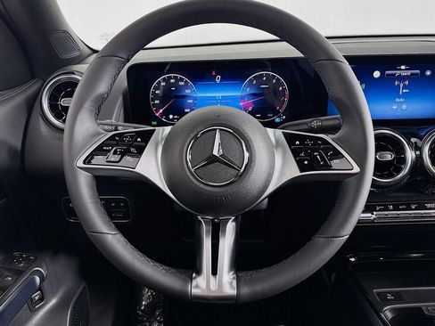 New 2026 Mercedes-Benz GLB 250 image 17