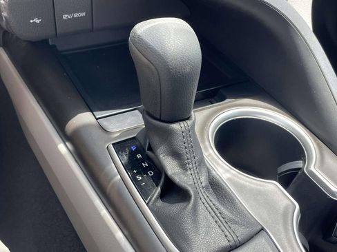 Used 2021 Toyota Camry LE FWD image 18