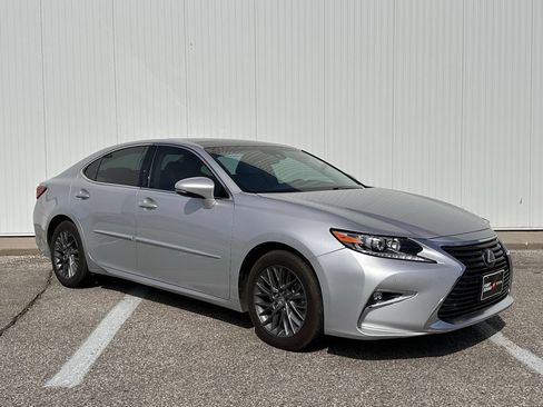 Used 2018 Lexus ES 350 w/ Navigation System Package FWD image 9