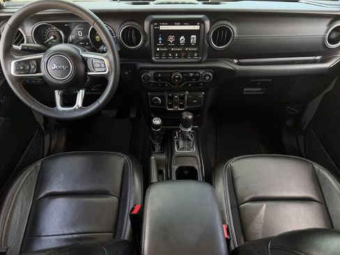 Used 2023 Jeep Wrangler Unlimited Sahara AWD/4WD image 13