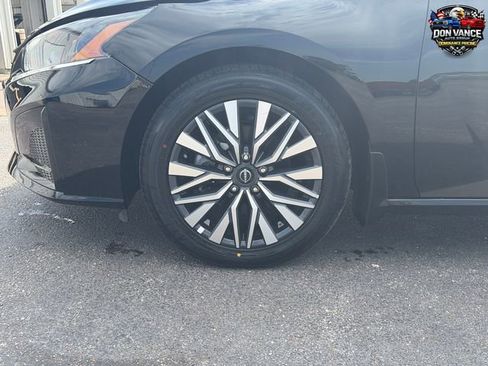 Used 2025 Nissan Altima 2.5 SV FWD image 25