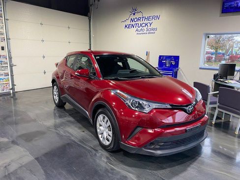 Used 2019 Toyota C-HR LE image 1