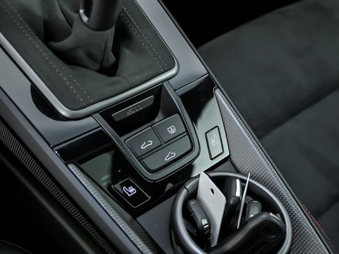 Used 2024 Porsche 911 Carrera GTS RWD image 41