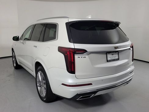 Certified 2023 Cadillac XT6 Premium Luxury FWD image 4