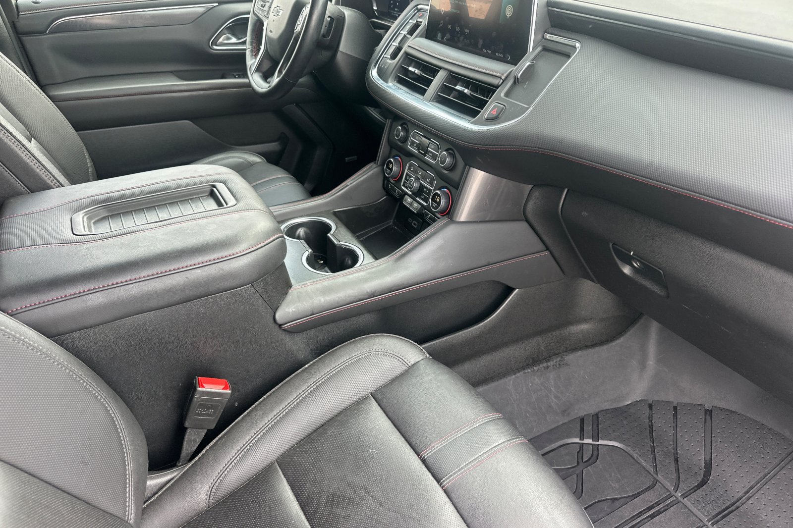 Used 2024 Chevrolet Suburban RST w/ Luxury Package AWD/4WD image 19