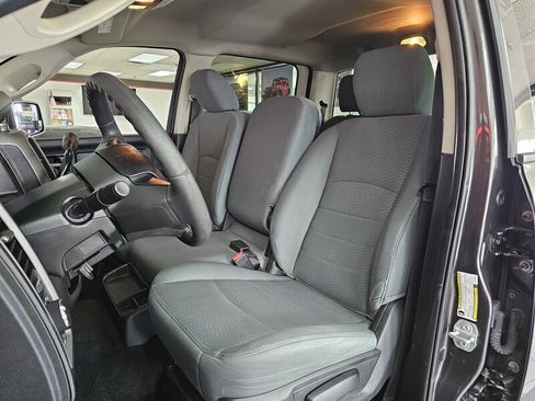 Used 2018 RAM 1500 ST w/ SXT Appearance Group image 10