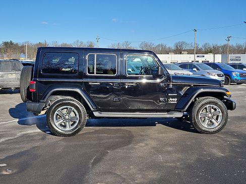 Used 2018 Jeep Wrangler Unlimited Sahara image 7