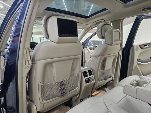 Used 2014 Mercedes-Benz GL 550 4MATIC image 27