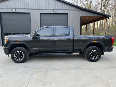 Used 2020 GMC Sierra 2500 AT4 w/ Technology Package AWD/4WD image 2