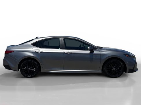 Used 2025 Toyota Camry SE FWD image 6