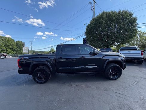 Used 2022 Toyota Tundra SR5 AWD/4WD image 4