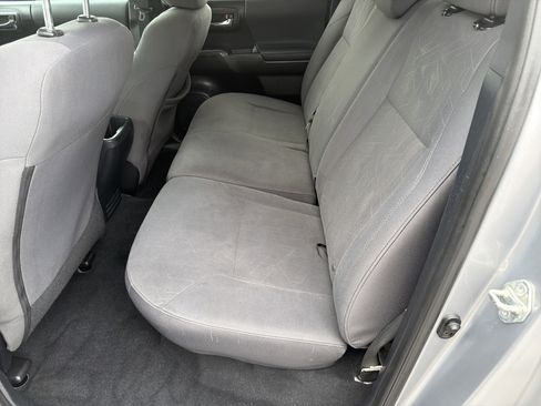 Used 2019 Toyota Tacoma TRD Sport RWD image 19