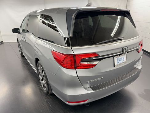 Used 2022 Honda Odyssey Touring image 3