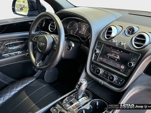 Used 2020 Bentley Bentayga AWD/4WD image 22