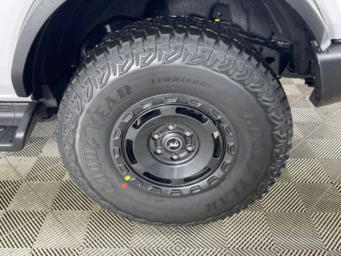 New 2025 Ford Bronco Outer Banks w/ Sasquatch Package image 16