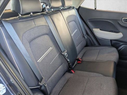 Used 2025 Hyundai Venue Limited FWD image 20