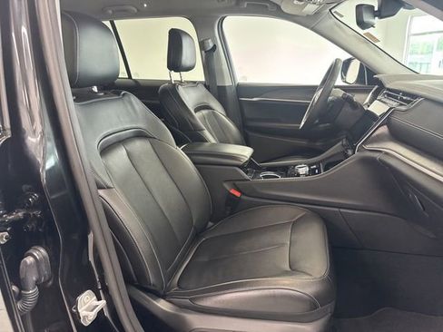 Used 2023 Jeep Grand Cherokee Limited AWD/4WD image 27