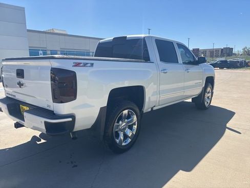 Used 2017 Chevrolet Silverado 1500 LTZ Z71 AWD/4WD image 3