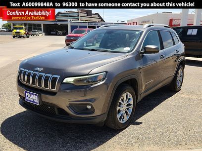 Used 2019 Jeep Cherokee Latitude Plus w/ Comfort/Convenience Group
