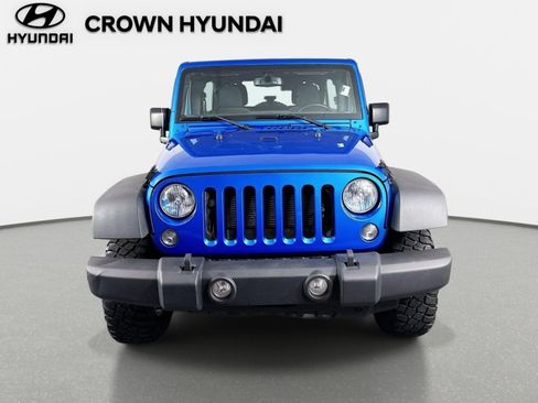 Used 2016 Jeep Wrangler Unlimited Rubicon w/ Connectivity Group AWD/4WD image 2
