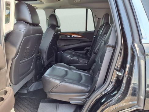 Used 2019 Cadillac Escalade Premium Luxury AWD/4WD image 31