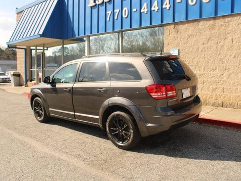 Used 2020 Dodge Journey SE w/ SE Popular Equipment Group image 3