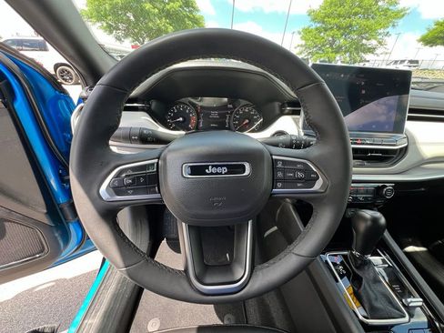 Used 2025 Jeep Compass Limited AWD/4WD image 38