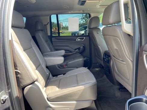 Used 2016 GMC Yukon XL Denali w/ Open Road Package AWD/4WD image 17