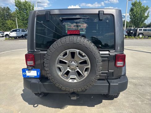 Used 2014 Jeep Wrangler Rubicon w/ Power Convenience Group AWD/4WD image 5