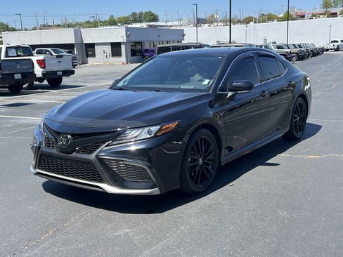 Used 2023 Toyota Camry XSE FWD image 8