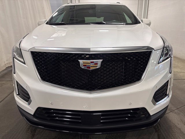 Used 2023 Cadillac XT5 Sportv w/ Platinum Package AWD/4WD image 2