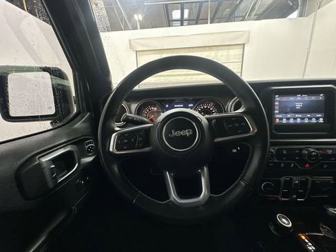 Used 2020 Jeep Wrangler Unlimited Sahara image 12