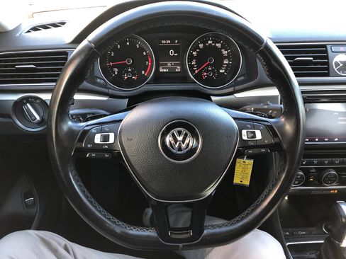 Used 2017 Volkswagen Passat 1.8T R-Line image 13