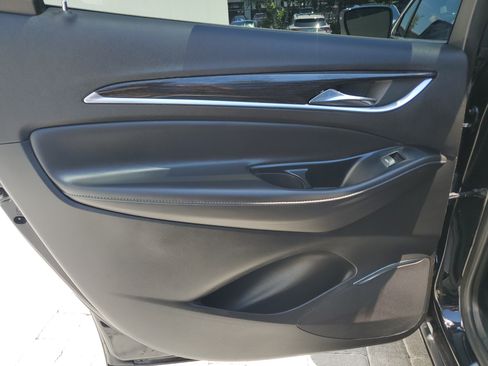 Used 2019 Buick Enclave Avenir w/ Avenir Technology Package FWD image 10