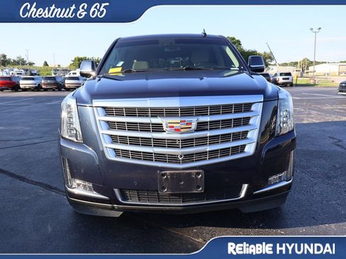 Used 2019 Cadillac Escalade Luxury w/ LPO, Radiant Package AWD/4WD image 6