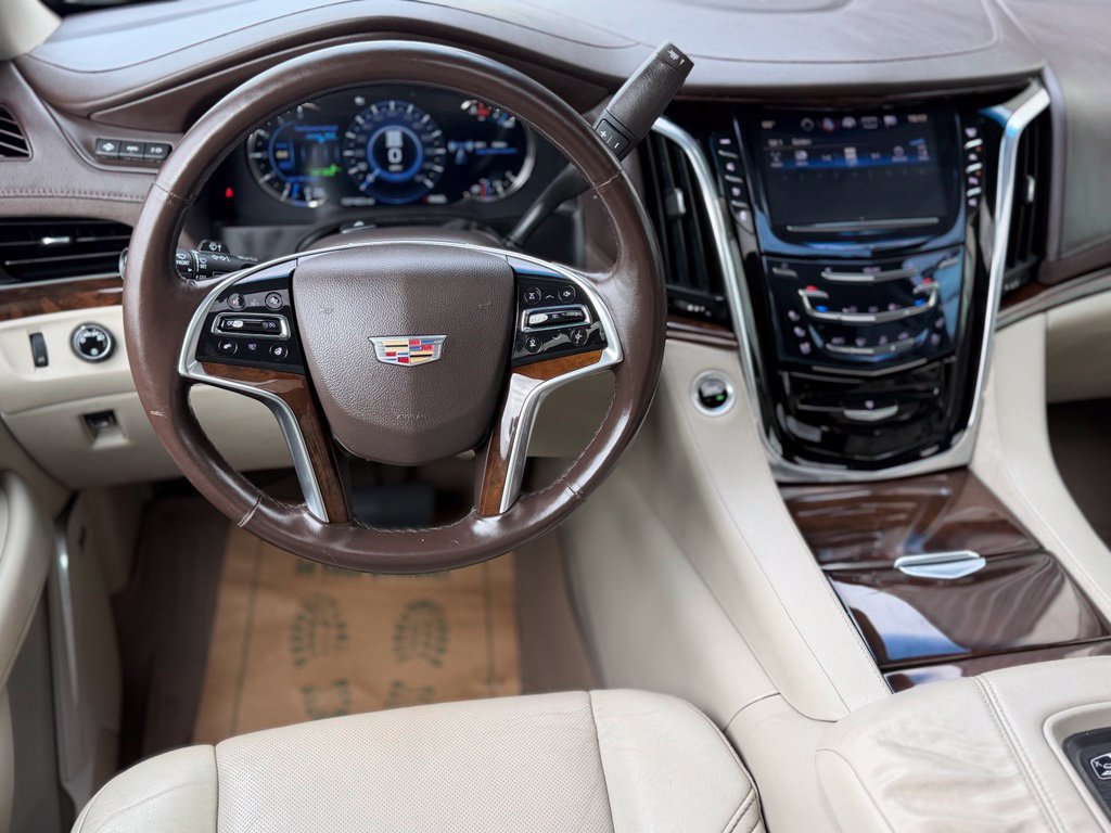 Used 2017 Cadillac Escalade Premium Luxury AWD/4WD image 16
