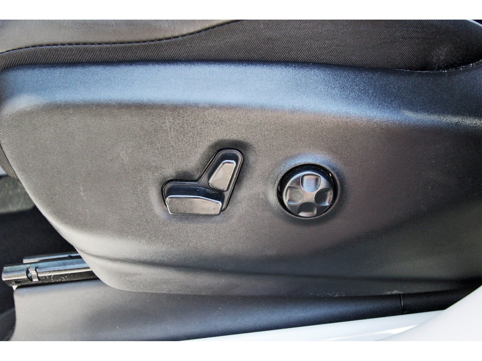 Used 2023 Chrysler Pacifica Limited FWD image 27