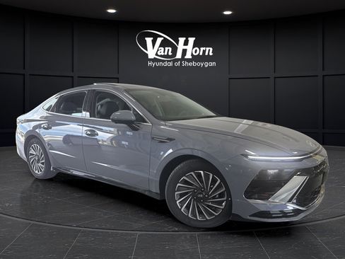 Used 2025 Hyundai Sonata Limited FWD image 42