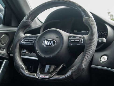 Used 2018 Kia Stinger GT1 AWD/4WD image 22