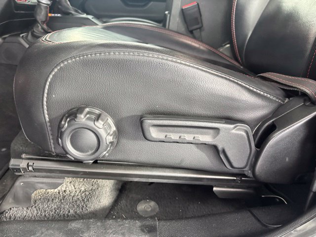 Used 2021 Jeep Wrangler Unlimited Rubicon w/ Cold Weather Group AWD/4WD image 17