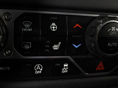 Used 2024 Jeep Gladiator Rubicon w/ Technology Group image 23