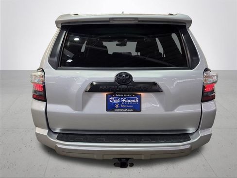 Used 2022 Toyota 4Runner TRD Off-Road AWD/4WD image 10