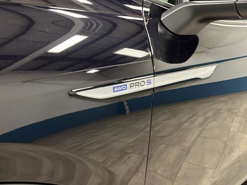 Used 2023 Volkswagen ID.4 Pro S image 40