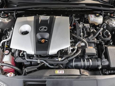 Used 2020 Lexus ES 300h w/ Luxury Package image 40