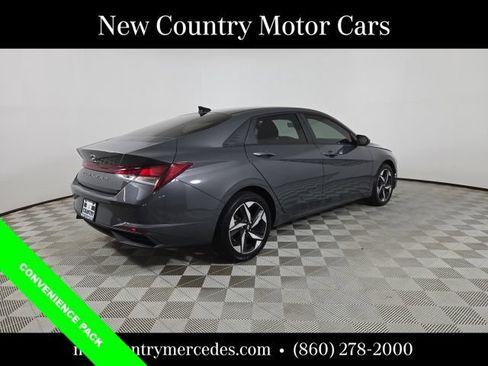 Used 2023 Hyundai Elantra SEL w/ Convenience Package FWD image 8