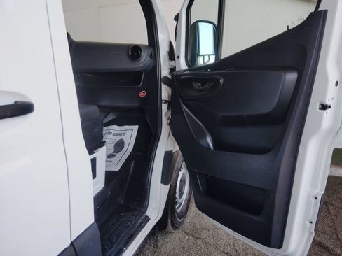 Used 2023 Mercedes-Benz Sprinter 2500 image 9