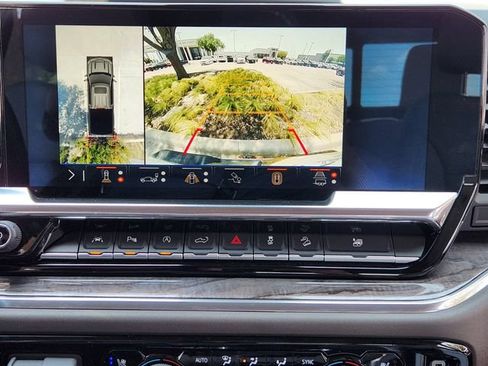 Used 2025 Chevrolet Silverado 1500 LTZ AWD/4WD image 19