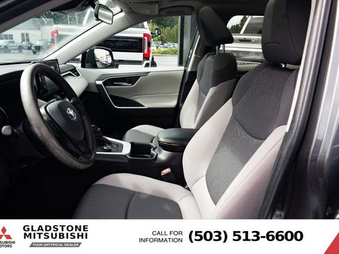 Used 2022 Toyota RAV4 XLE w/ Convenience Package AWD/4WD image 19