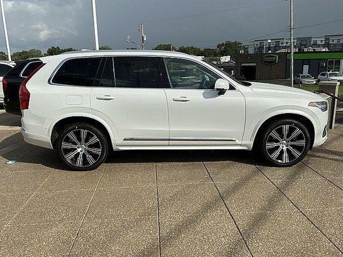 Certified 2023 Volvo XC90 B6 Ultimate w/ Protection Package Premier AWD/4WD image 7
